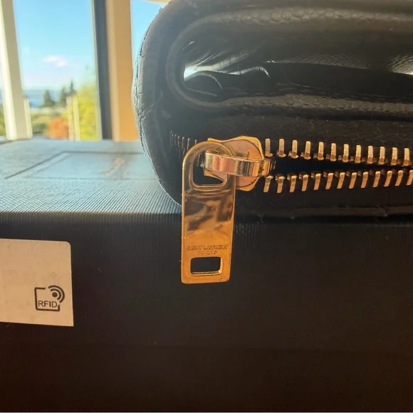 Yves Saint Laurent Cassandre Matelasse Black Quilted Calfskin Wallet - Picture 7 of 10